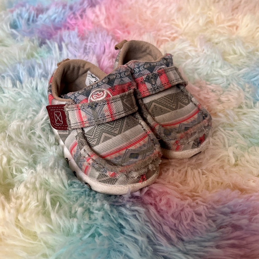 Baby girl Twisted x shoes size 4